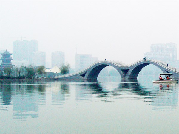 上車(chē)，帶你游玩帶你飛
